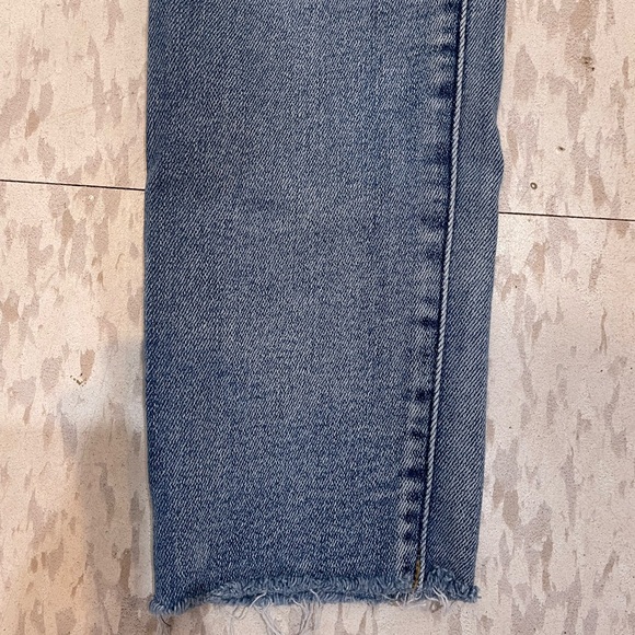 Aritzia Denim Forum - The Nico Mid Rise Skinny Crop Blue Jeans in size 26 - Picture 11 of 12